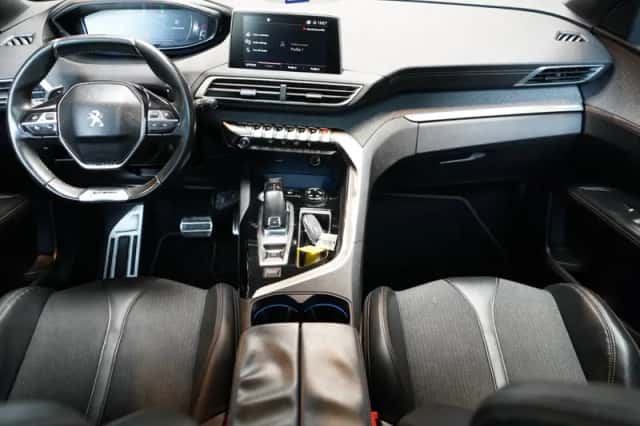 Peugeot 3008 (2017) thumbnail 2