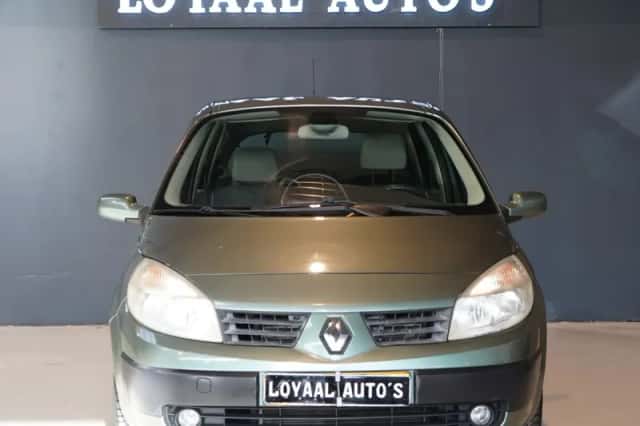 Renault Scénic (2004) thumbnail 3