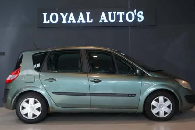 Renault Scénic (2004) thumbnail 6