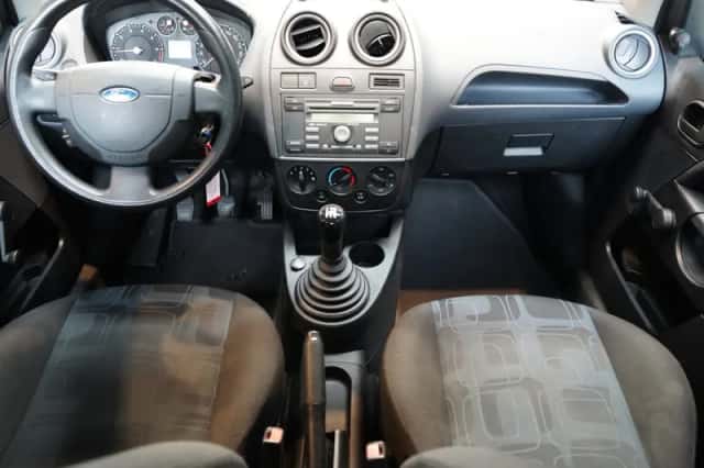 Ford Fiesta (2008) thumbnail 2