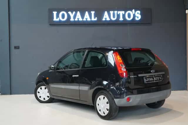 Ford Fiesta (2008) thumbnail 6