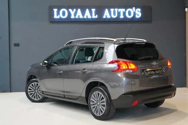 Peugeot 2008 (2016) thumbnail 6