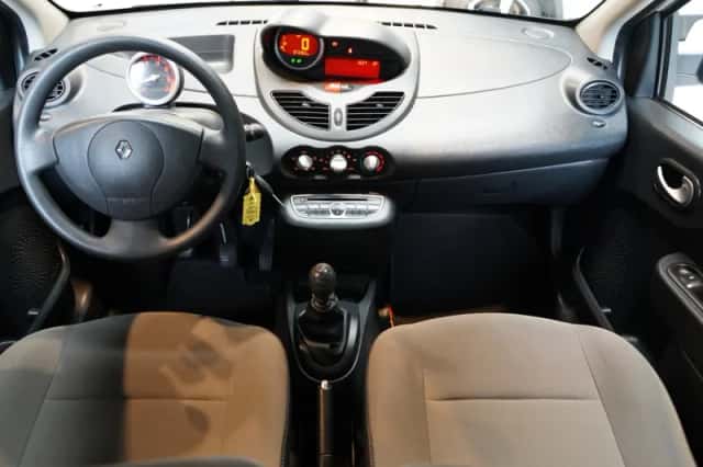 Renault Twingo (2011) thumbnail 2
