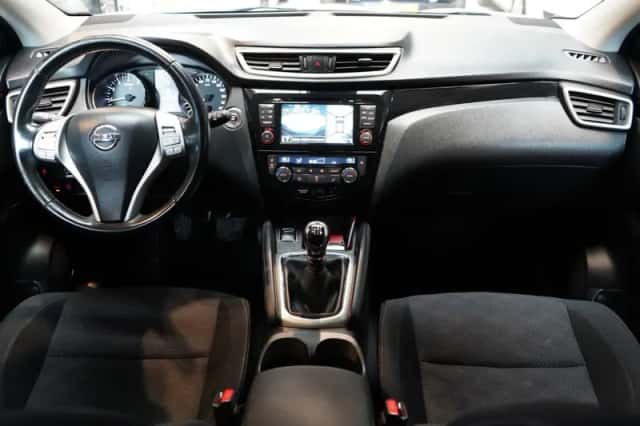 Nissan Qashqai (2015) thumbnail 2
