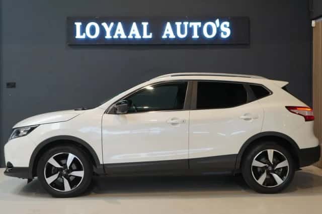 Nissan Qashqai (2015) thumbnail 5