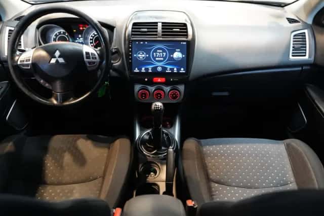 Mitsubishi ASX (2011) thumbnail 2