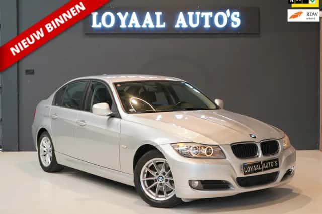 BMW 3-Serie (2011) thumbnail 1
