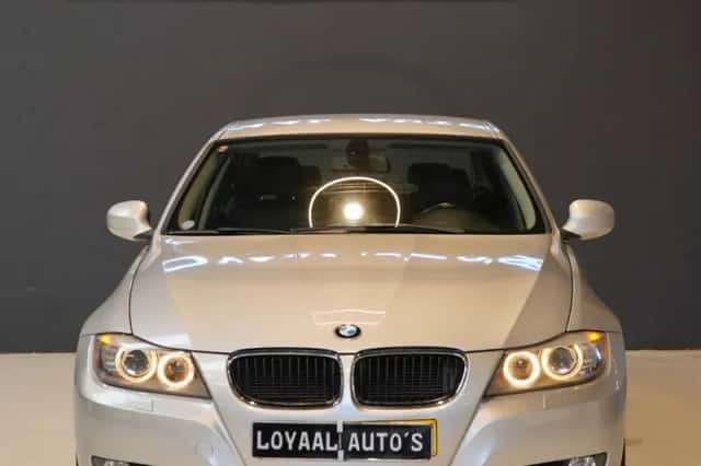 BMW 3-Serie (2011) thumbnail 3