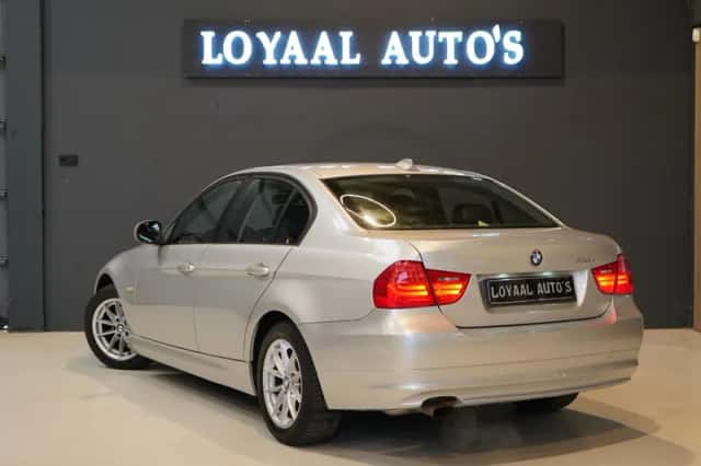 BMW 3-Serie (2011) thumbnail 6