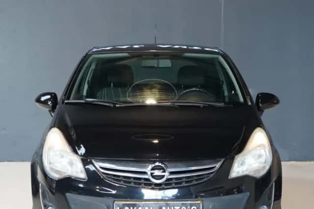 Opel Corsa (2010) thumbnail 3