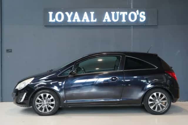 Opel Corsa (2010) thumbnail 5
