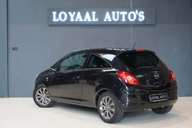 Opel Corsa (2010) thumbnail 6