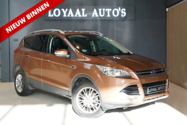 Ford Kuga (2014) thumbnail 1