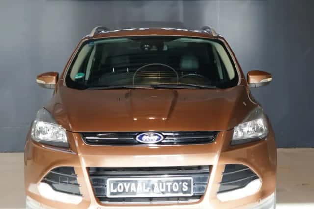 Ford Kuga (2014) thumbnail 3