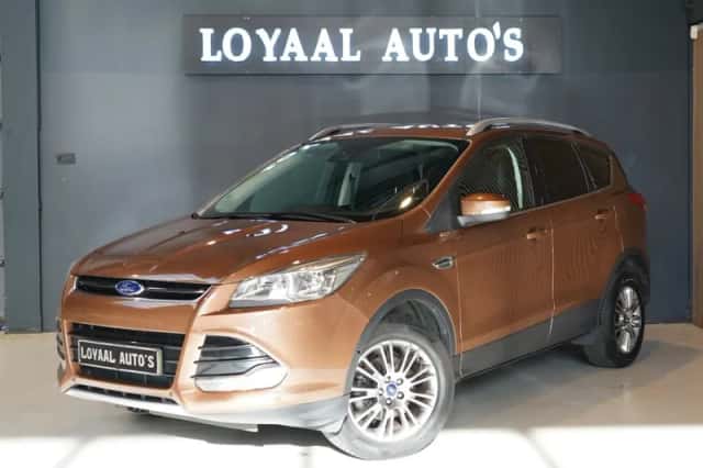 Ford Kuga (2014) thumbnail 4
