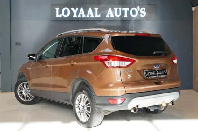 Ford Kuga (2014) thumbnail 6