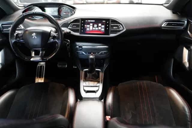Peugeot 308 (2016) thumbnail 2