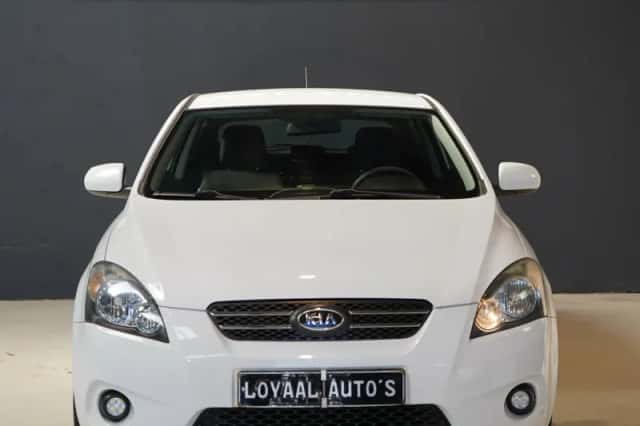 Kia ProCeed (2010) thumbnail 3
