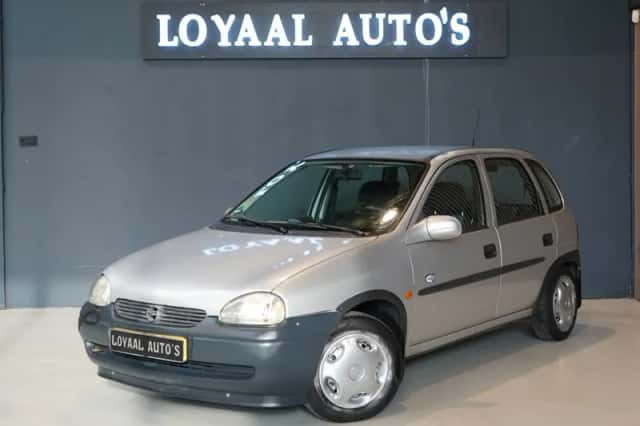 Opel Corsa (1999) thumbnail 4
