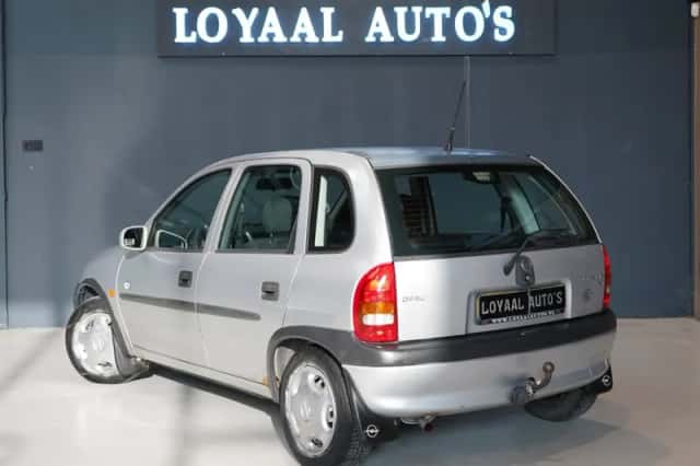 Opel Corsa (1999) thumbnail 6
