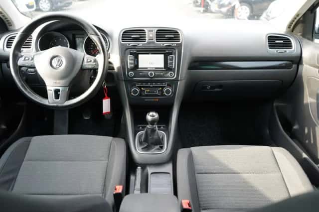 Volkswagen Golf (2010) thumbnail 2