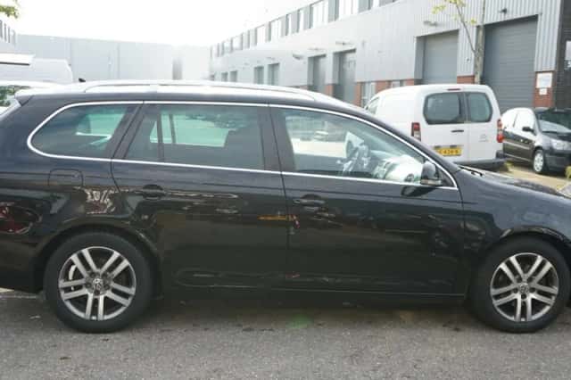 Volkswagen Golf (2010) thumbnail 4