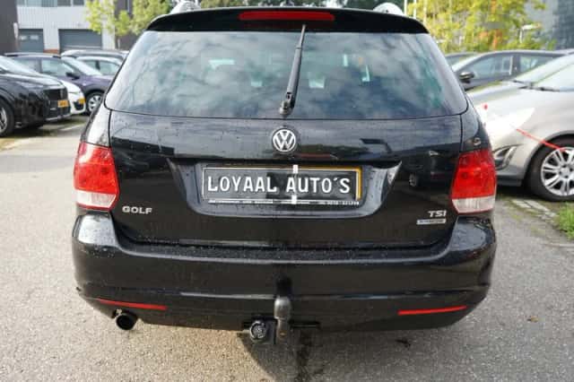 Volkswagen Golf (2010) thumbnail 5