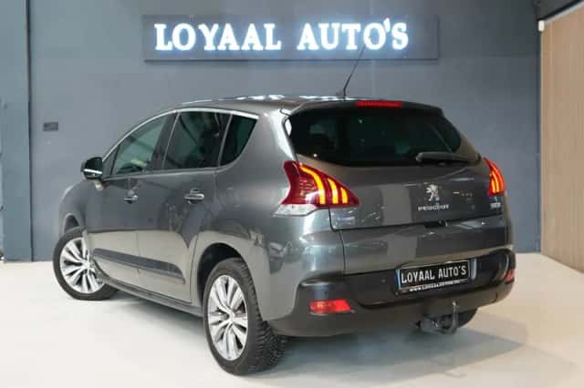 Peugeot 3008 (2016) thumbnail 6