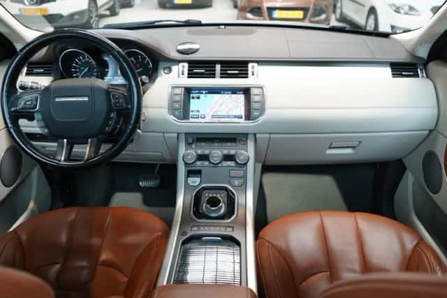 Land Rover Range Rover Evoque (2011) thumbnail 2