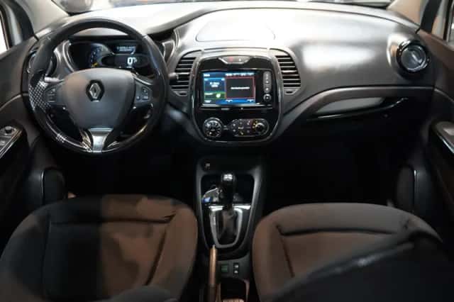 Renault Captur (2014) thumbnail 2