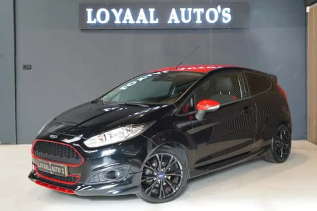 Ford Fiesta (2014) thumbnail 4