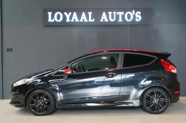 Ford Fiesta (2014) thumbnail 5