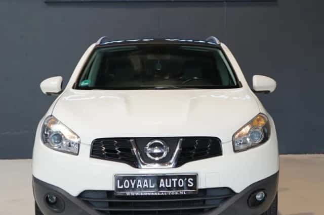 Nissan Qashqai (2012) thumbnail 3