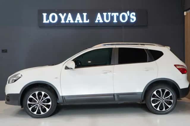 Nissan Qashqai (2012) thumbnail 5