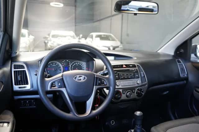 Hyundai i20 (2012) thumbnail 2