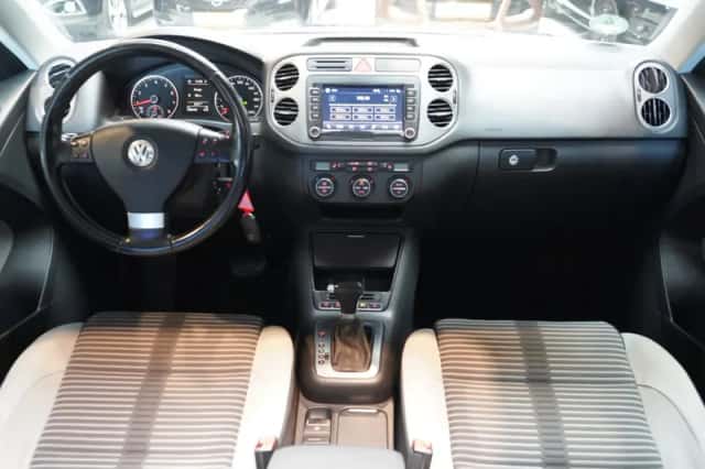 Volkswagen Tiguan (2009) thumbnail 2