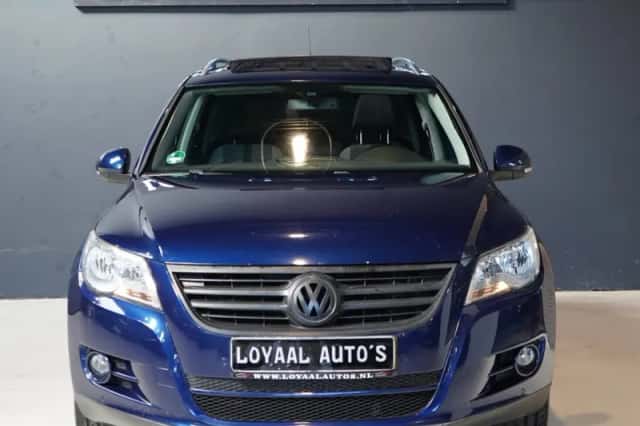 Volkswagen Tiguan (2009) thumbnail 3