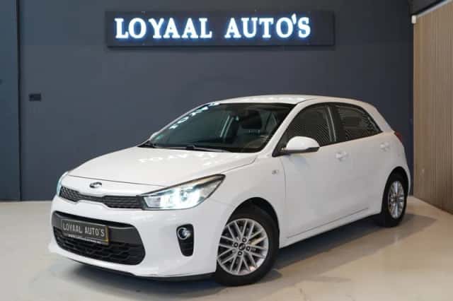 Kia Rio (2018) thumbnail 4