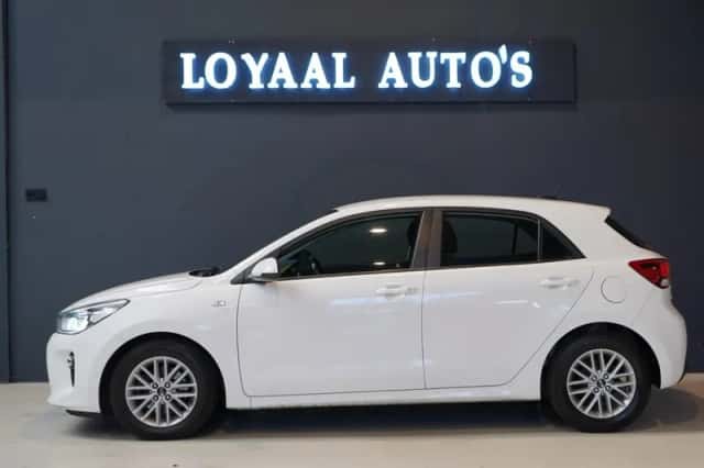 Kia Rio (2018) thumbnail 5