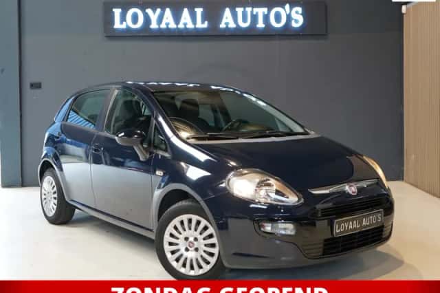 Fiat Punto (2011) thumbnail 1
