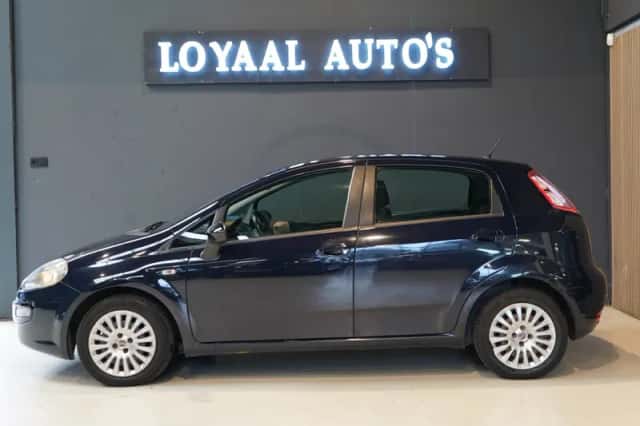 Fiat Punto (2011) thumbnail 5