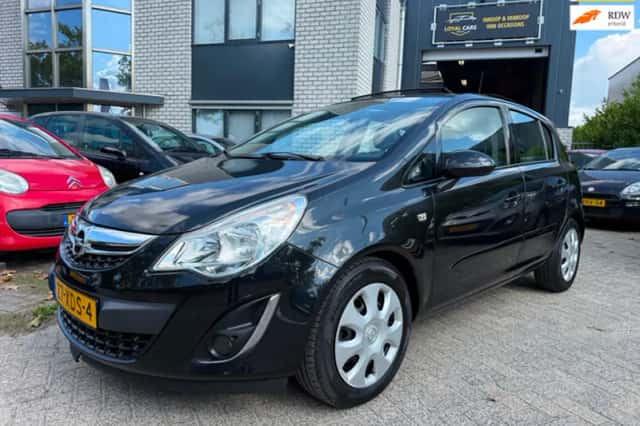 Opel Corsa (2012) thumbnail 1