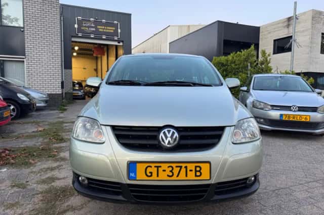 Volkswagen Fox (2010) thumbnail 5