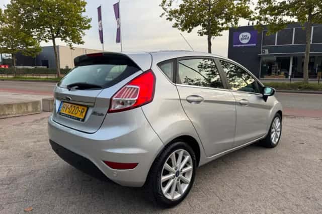 Ford Fiesta (2016) thumbnail 4