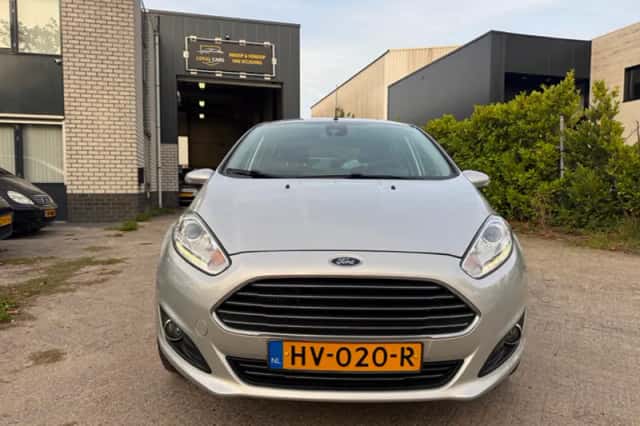 Ford Fiesta (2016) thumbnail 5