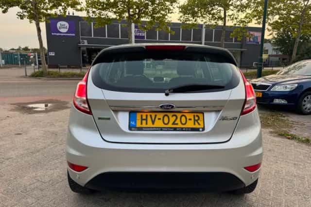 Ford Fiesta (2016) thumbnail 6