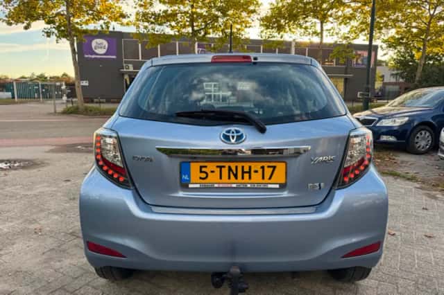 Toyota Yaris (2014) thumbnail 6