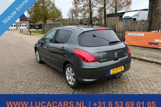 Peugeot 308 (2007) thumbnail 4