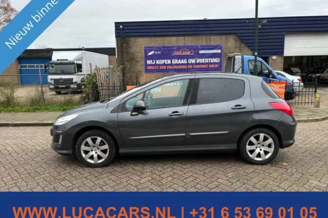 Peugeot 308 (2007) thumbnail 5