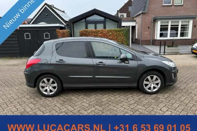 Peugeot 308 (2007) thumbnail 6